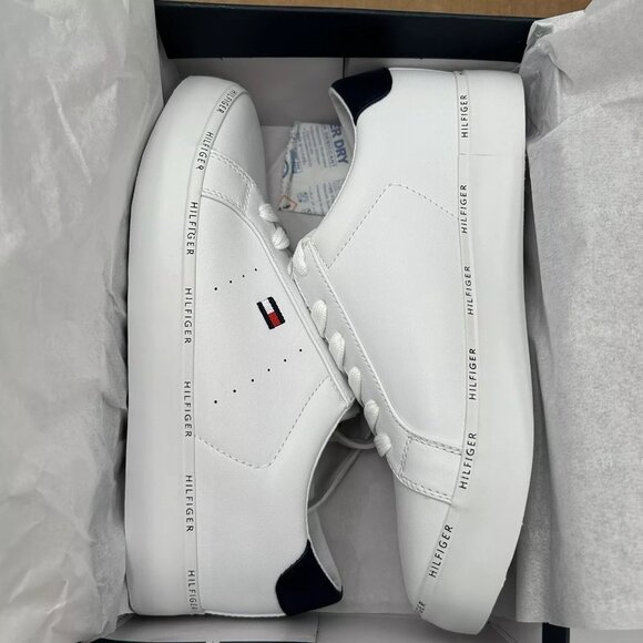 Tommy Hilfiger Women's Henissly Sneaker Size 8.5 White Lace up Casual & Stylish - Picture 9 of 13